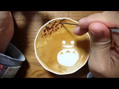 本日の暇カプチーノ、『トトロとクリスマス』。 Totoro　ラテアート Latteart - YouTube