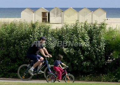父親の年齢が上がると子どもの知能指数が下がる、研究　写真1枚　国際ニュース：AFPBB News