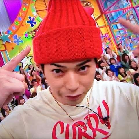 ニット帽をかぶった有名人の画像を集めるトピ