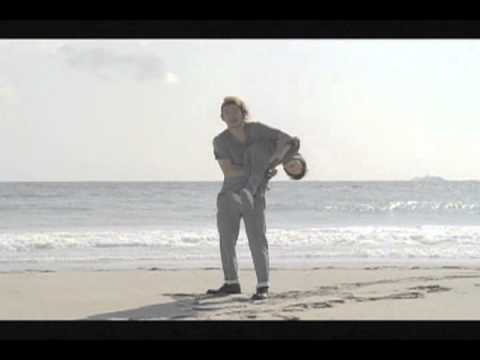 TOSHI-LOW_りょうビスコCMおまけ - YouTube