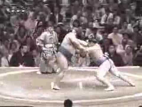 朝青龍 vs. 貴乃花 (1) - YouTube