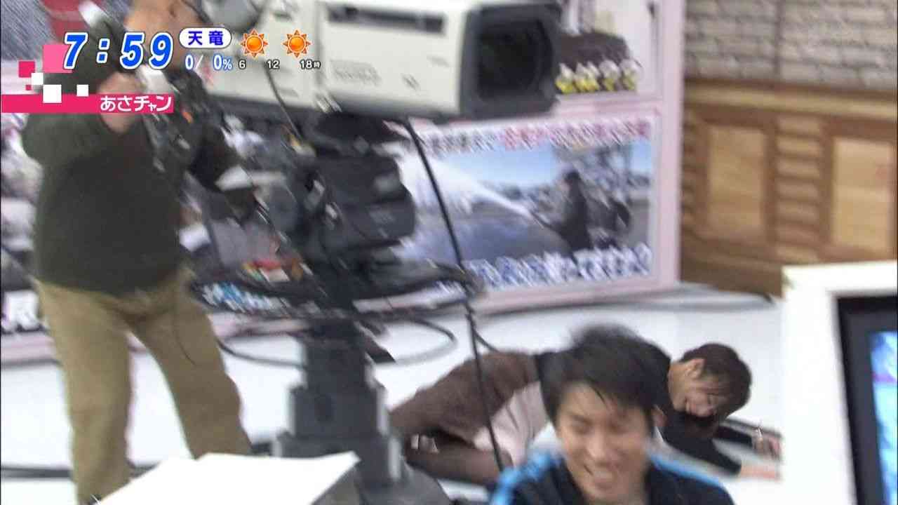 【動画】宇垣美里アナが『あさチャン！』の年内最終回の生エンディングで大転倒する放送事故