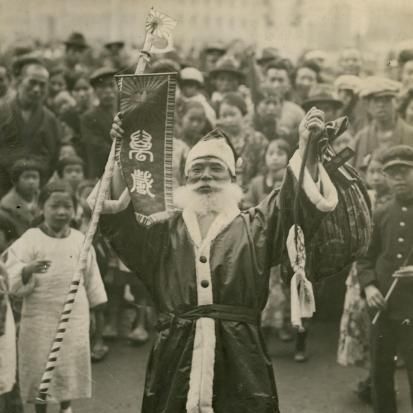 自由過ぎるぞ！昔のクリスマス　「御大典」にサンタ・高度成長の「Xマス狂徒」　戦前からバブルまで…写真で振り返る （withnews） - Yahoo!ニュース