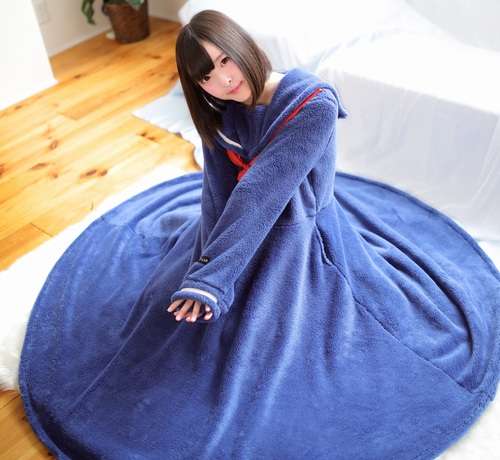 セーラー服型パジャマに“着る毛布”タイプが登場