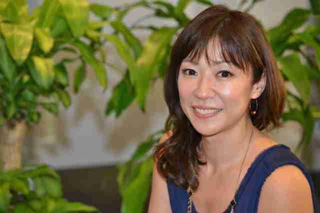 AKB48柏木由紀、豊満バスト＆美脚あらわ 再びのキャバ嬢姿に「さすが」「やっぱり似合う」