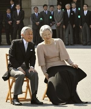 【皇室】皇后さまが急性気管支炎
