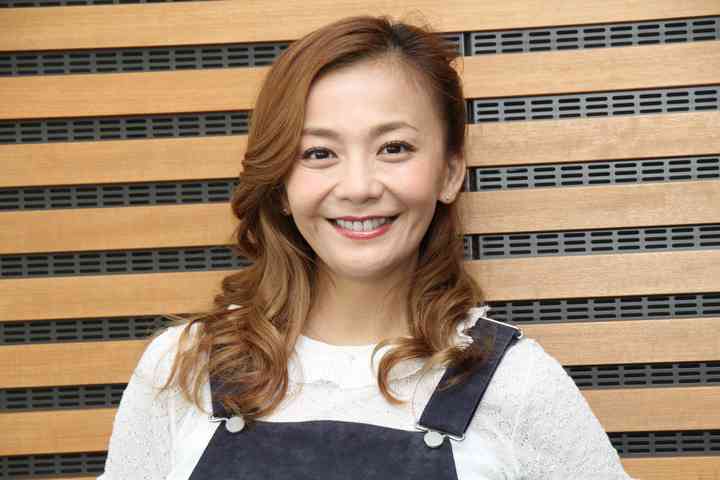華原朋美が乗って“馬も笑顔”  乗馬クラブでの一コマに「みんな幸せ」