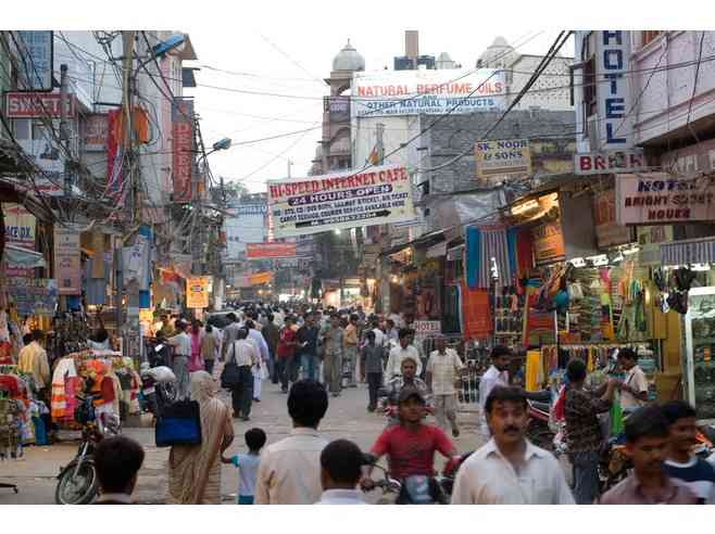 インド人の男が女性触り、警官の首を切りつける（埼玉・川越市）