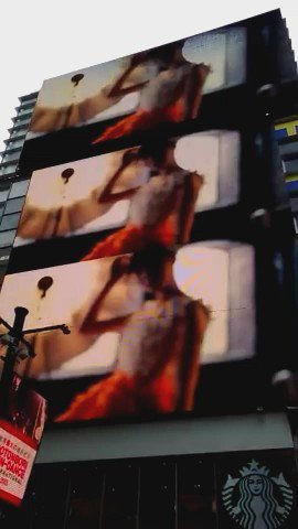 まいんちゃんこと福原遥、“生野菜”ドレスに身を包む そのまま口に運んでパクリ？