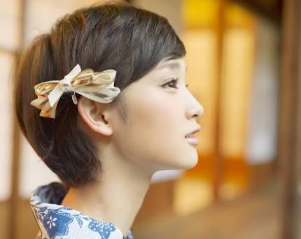 剛力彩芽、胸元SEXYドレスで大人の色気 初の抜擢でイメージ新たに