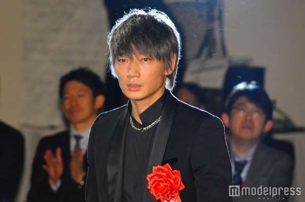 綾野剛、EXILE岩田剛典らが受賞式に出席　神木隆之介らも駆けつける＜第41回報知映画賞＞