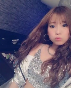 AKB48柏木由紀、豊満バスト＆美脚あらわ 再びのキャバ嬢姿に「さすが」「やっぱり似合う」