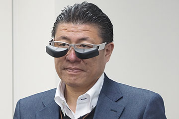 “視力4.0”実現するメガネスーパーのスマートグラス「b.g.」2017年量産へ