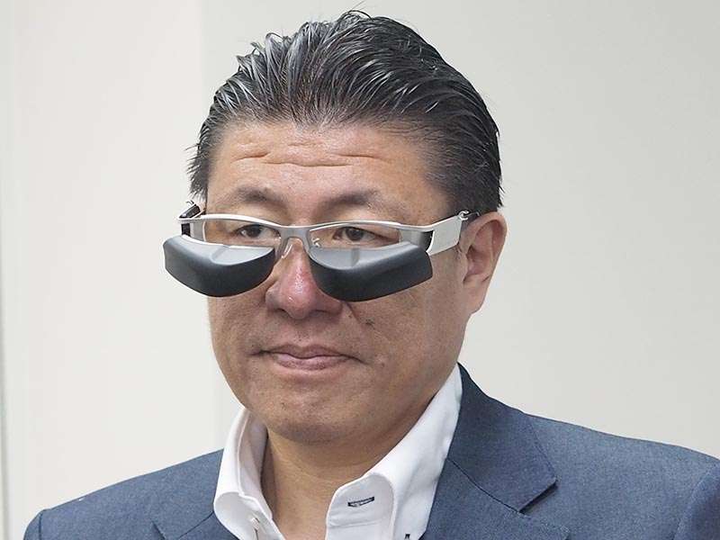 “視力4.0”実現するメガネスーパーのスマートグラス「b.g.」。'17年量産へ - AV Watch