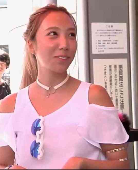 ざわちん、セクシーなタトゥー姿を公開!? なんと中国で映画撮影中！