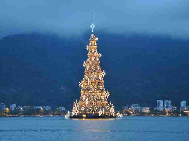クリスマスツリーの画像を貼っていくトピ