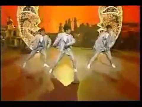 少年隊 仮面舞踏会 - YouTube