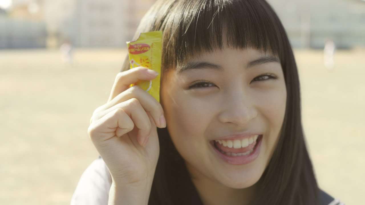 一平ちゃん夜店の焼そばCM 「好き 篇」 15秒 / 広瀬すず - YouTube