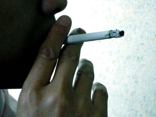 男性の喫煙率初めて3割割れ、女性は微増、男女計は過去最低19.3％