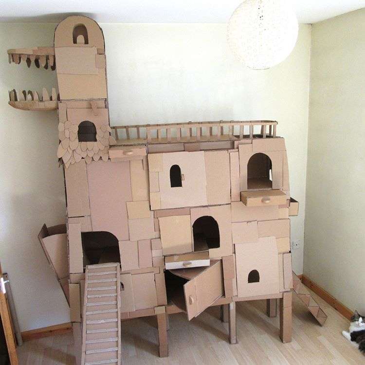 「世界一の猫タワーだニャン♡」飼い主さん、段ボールで愛を込めたDIY！