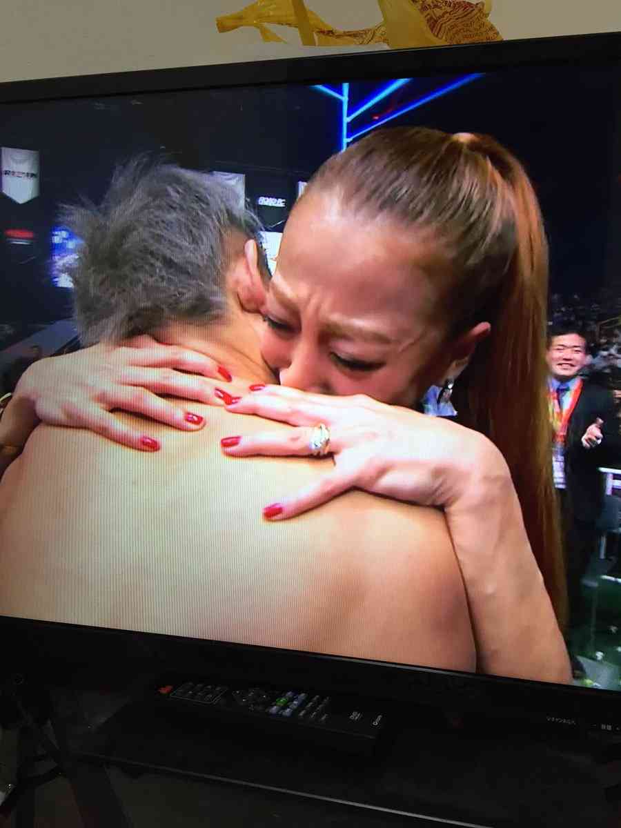 【RIZIN】才賀紀左衛門が初V　号泣の妻・あびる優に「最高にええ女」