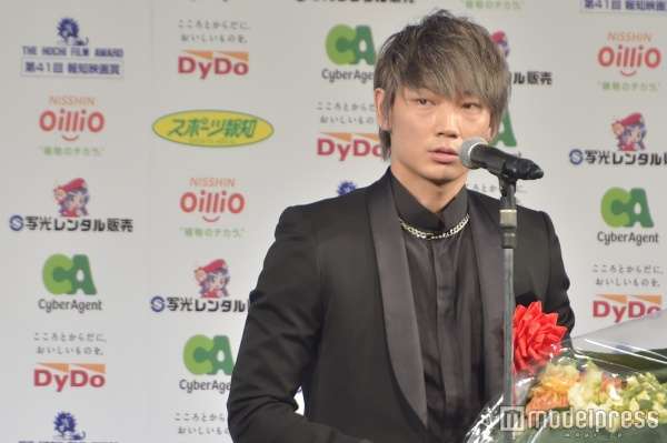 綾野剛、EXILE岩田剛典らが受賞式に出席　神木隆之介らも駆けつける＜第41回報知映画賞＞