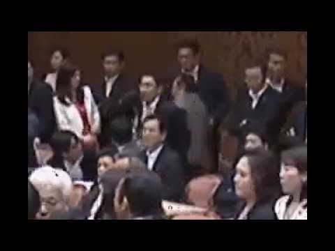 民主党津田弥太郎参院議員が自民党の大沼瑞穂参院議員に暴行（繰り返し） - YouTube