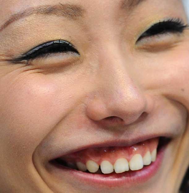 安藤美姫がフェルナンデスとのラブラブクリスマス写真を披露