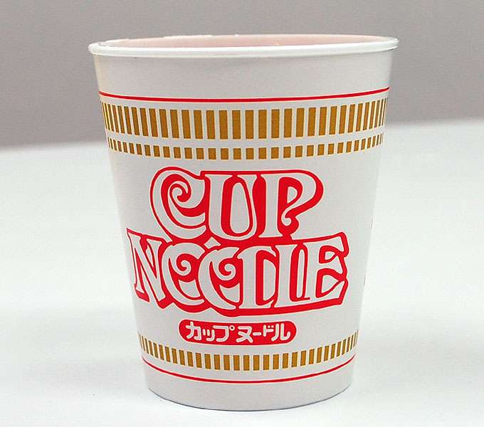 【楽天市場】【カップヌードル】カメヤマ好物ローソク　「日清カップヌードルキャンドル」【御供】【お墓参り】【お彼岸】【お盆】【進物】【故人の好物ローソク】〔カメヤマキャンペーン〕＊：お香・数珠・仏壇のe-namu庵心堂