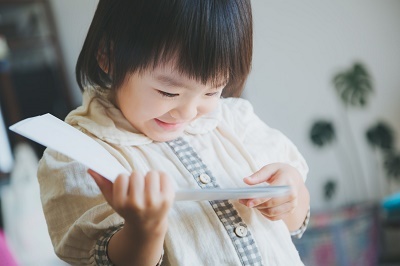 「子どもに無理やり読書させるべきでしょうか?」――迷える母に超絶正論「子どもは自分が好きなことを勝手にやります」
