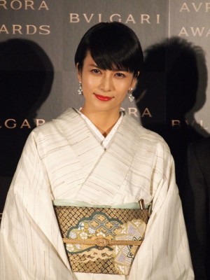 今週のファッションチェック：柴咲コウは和服で、小雪は姉と　森星、武井咲、後藤真希、倉持明日香ら
