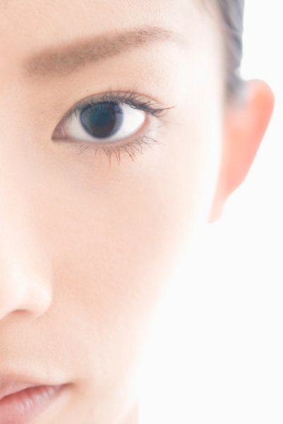 平行二重の目ってそんなにいいですか?