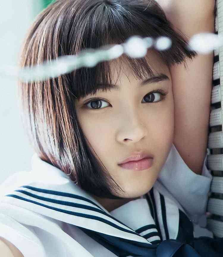 “オトナな広瀬すず”に「美人すぎる」「女神」と絶賛の声