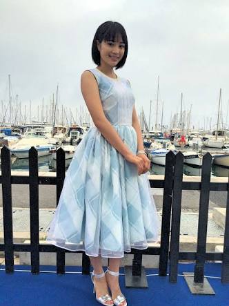 “オトナな広瀬すず”に「美人すぎる」「女神」と絶賛の声