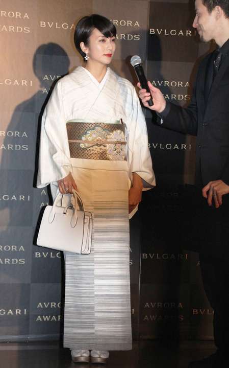 今週のファッションチェック：柴咲コウは和服で、小雪は姉と　森星、武井咲、後藤真希、倉持明日香ら