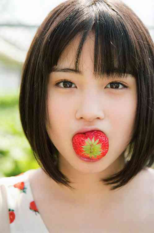 “オトナな広瀬すず”に「美人すぎる」「女神」と絶賛の声