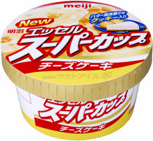 スーパーカップ史上初、4層のアイスクリーム「苺ショートケーキ」登場