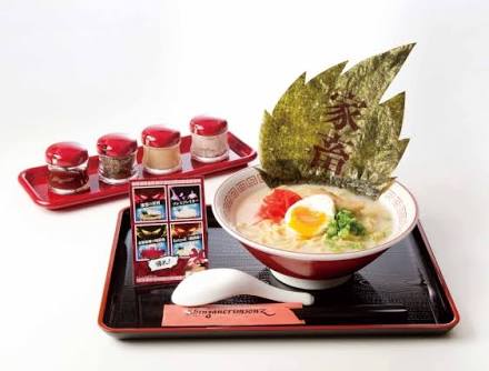 いろんなコラボ商品を貼ろう