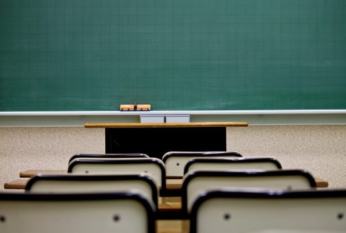 神奈川県横須賀市の中学校で男性教諭が「デブ」と連呼し生徒を殴る | NewShohin