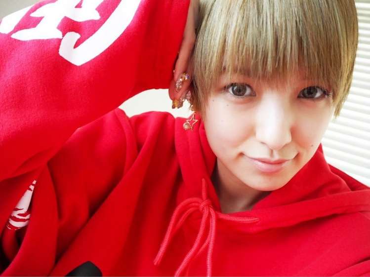 南明奈の“ピカチュウ”3Dネイルが凄い! 「スパーキングギガボルト級に可愛い」の声