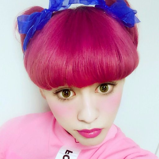 元バイト先は年商350億円 りゅうちぇる生んだ原宿の底力