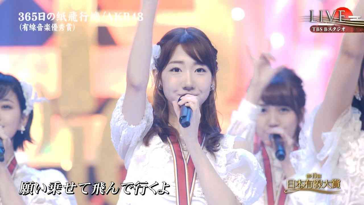 AKB48柏木由紀、豊満バスト＆美脚あらわ 再びのキャバ嬢姿に「さすが」「やっぱり似合う」