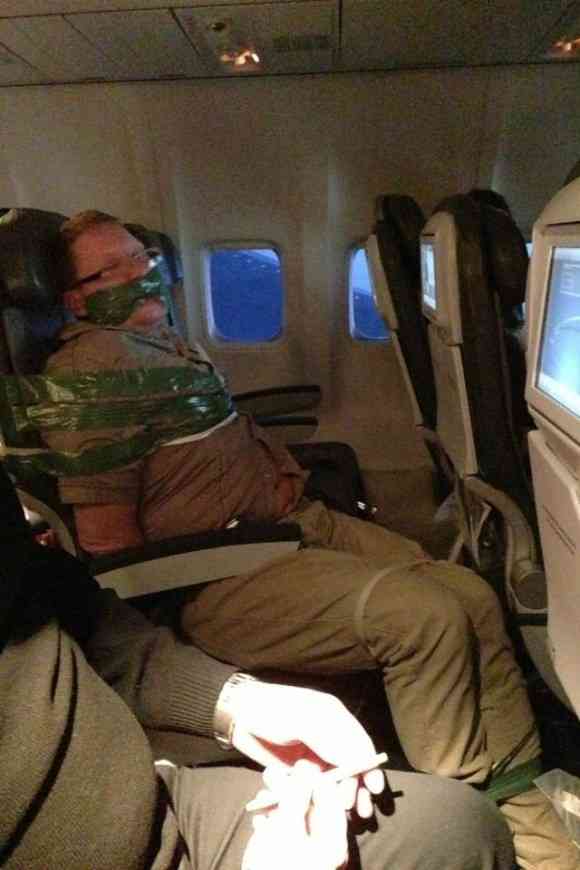 【一部閲覧注意】飛行機内でうっかり見ちゃった奇妙な場面