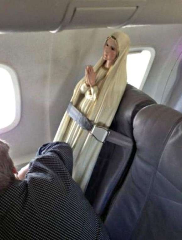 【一部閲覧注意】飛行機内でうっかり見ちゃった奇妙な場面
