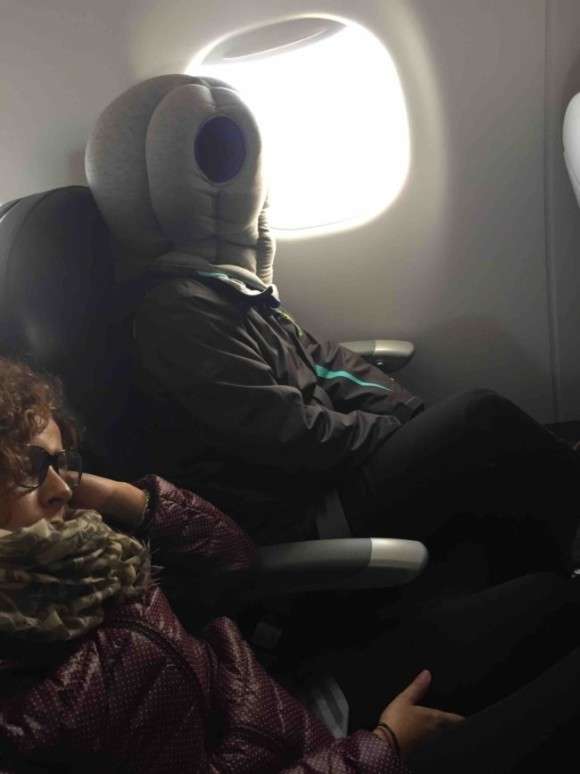 【一部閲覧注意】飛行機内でうっかり見ちゃった奇妙な場面