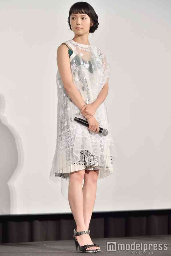 【2016年末特集】長澤まさみ、石原さとみ、ローラら華やかドレスアップ総まとめ！