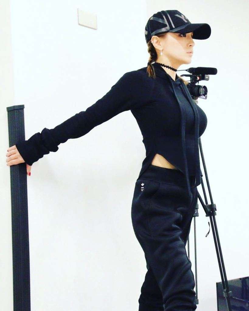 浜崎あゆみ またまた意味深メッセージ「嘘ならせめて最後まで突き通したらいーのに」