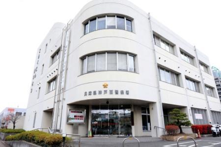けんかで車破壊カップル逮捕　車上荒らしの通報で駆けつけたら…　神戸