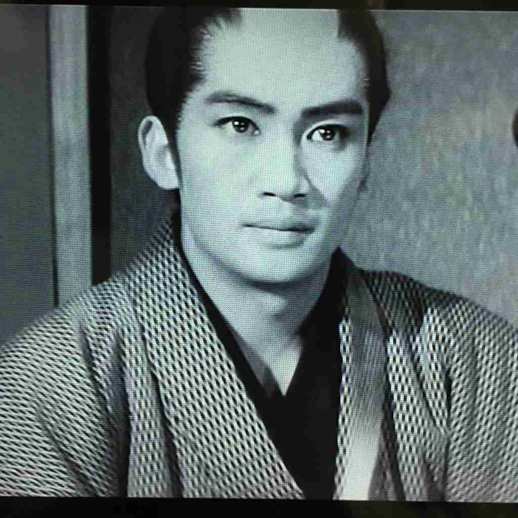 昭和に活躍したカッコいい芸能人の画像を貼りましょう。