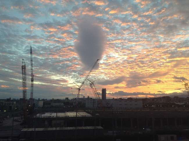 神奈川・湘南台で奇妙な雲が目撃される…